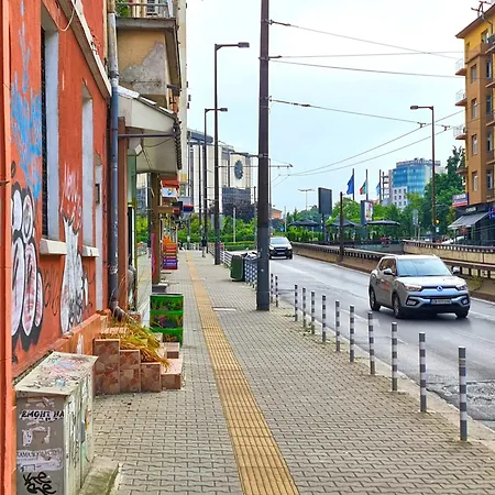 The Red Sofa Retreat * 소피아