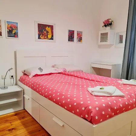 The Red Sofa Retreat Apartment Sofia