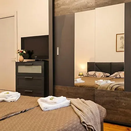 The Red Sofa Retreat Sofie