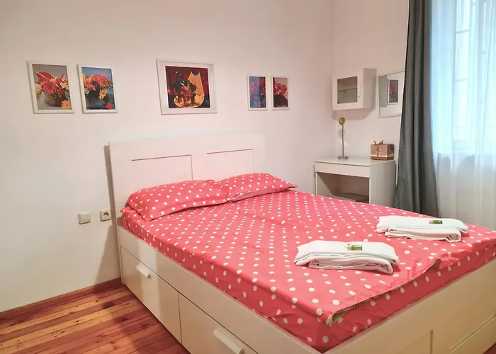 The Red Sofa Retreat アパート *