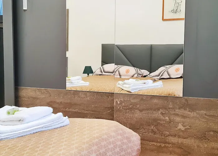 The Red Sofa Retreat ソフィア