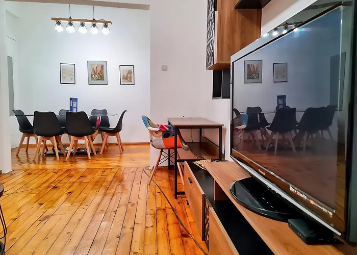 The Red Sofa Retreat ソフィア